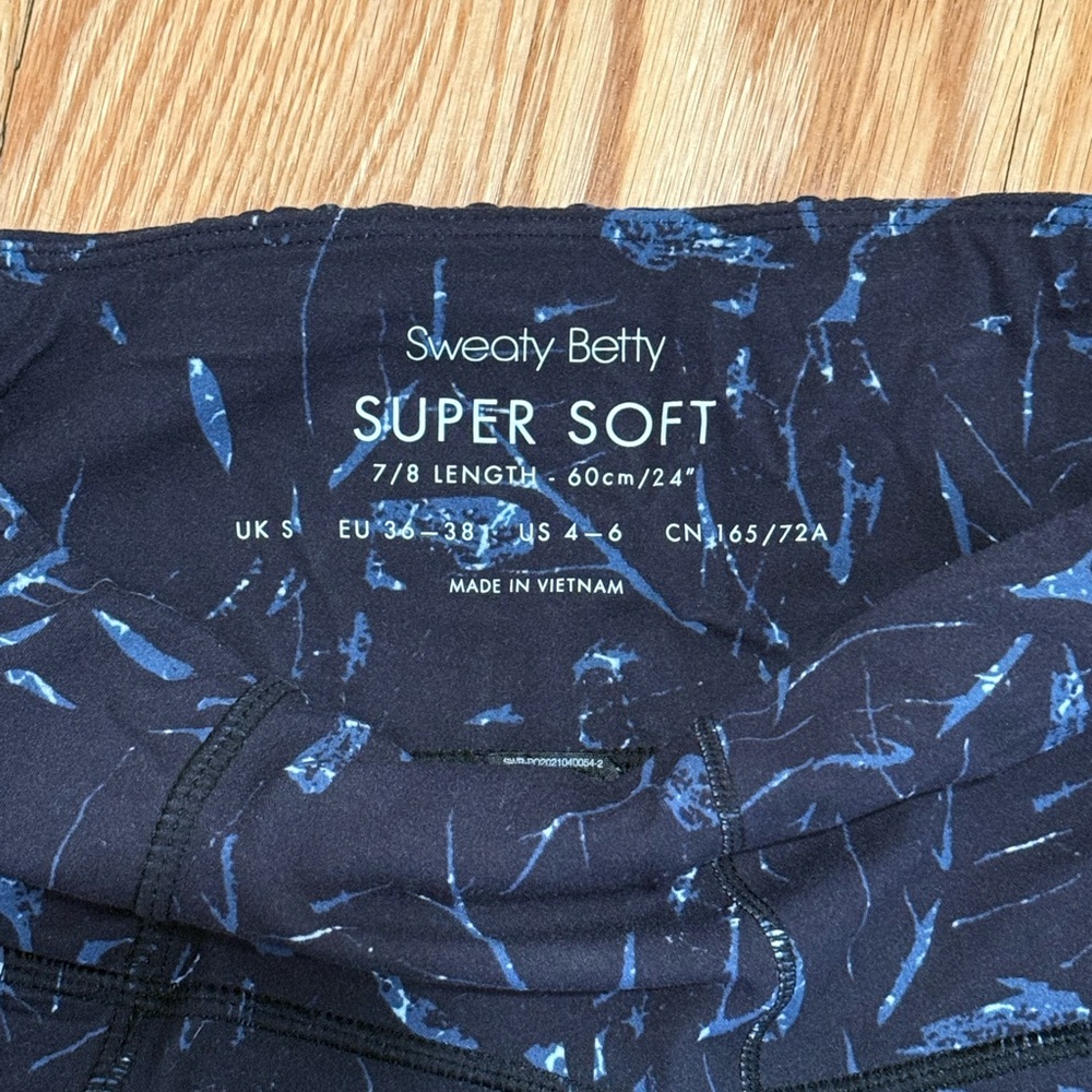 Sweaty Betty Printed Power Leggings - Picture 9 of 13